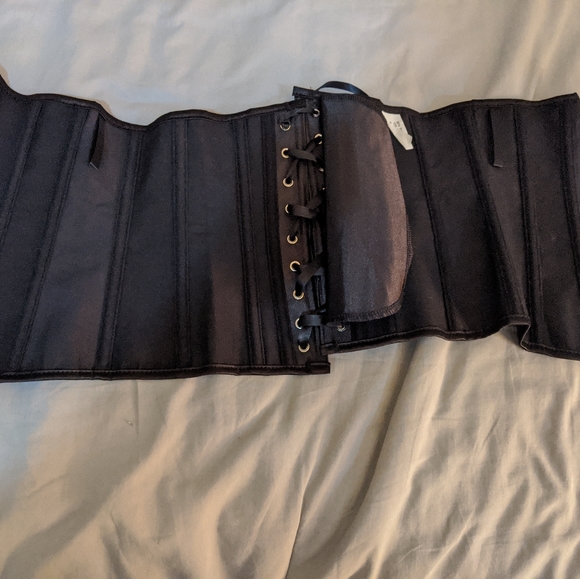 Sexy bustier sliming corset. - Picture 2 of 3